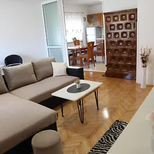 Apartments Kresan Задар